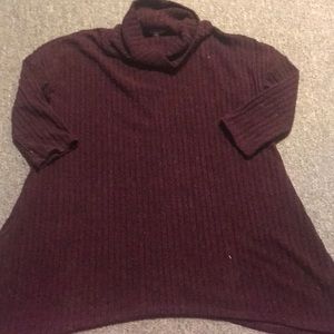Cowl neck maroon sweater with half sleeves